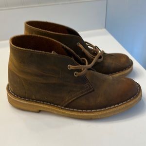 Clarks desert chukkas, women